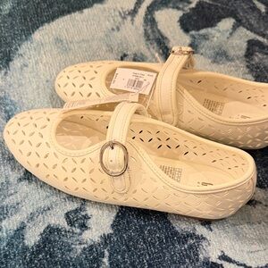 NWT GAP Kids Flats with Buckle